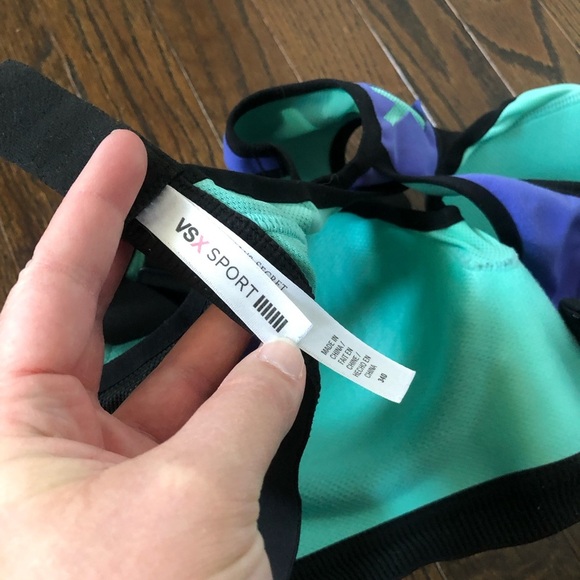 Victoria’s Secret VSX Sport 34D Sports Bra w/Adjustable Straps/Mesh Sides/Wired - Picture 11 of 13